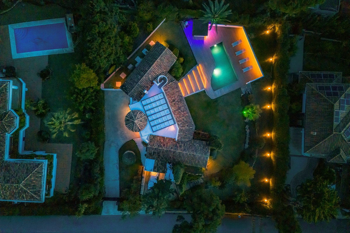 3d77018ca46a53c1983a087930e4f56d - 12