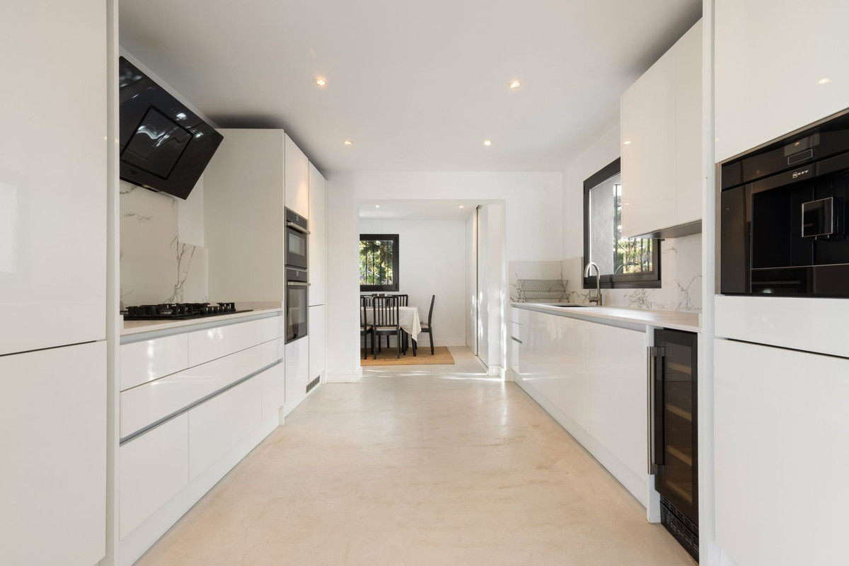 3d77018ca46a53c1983a087930e4f56d - 27