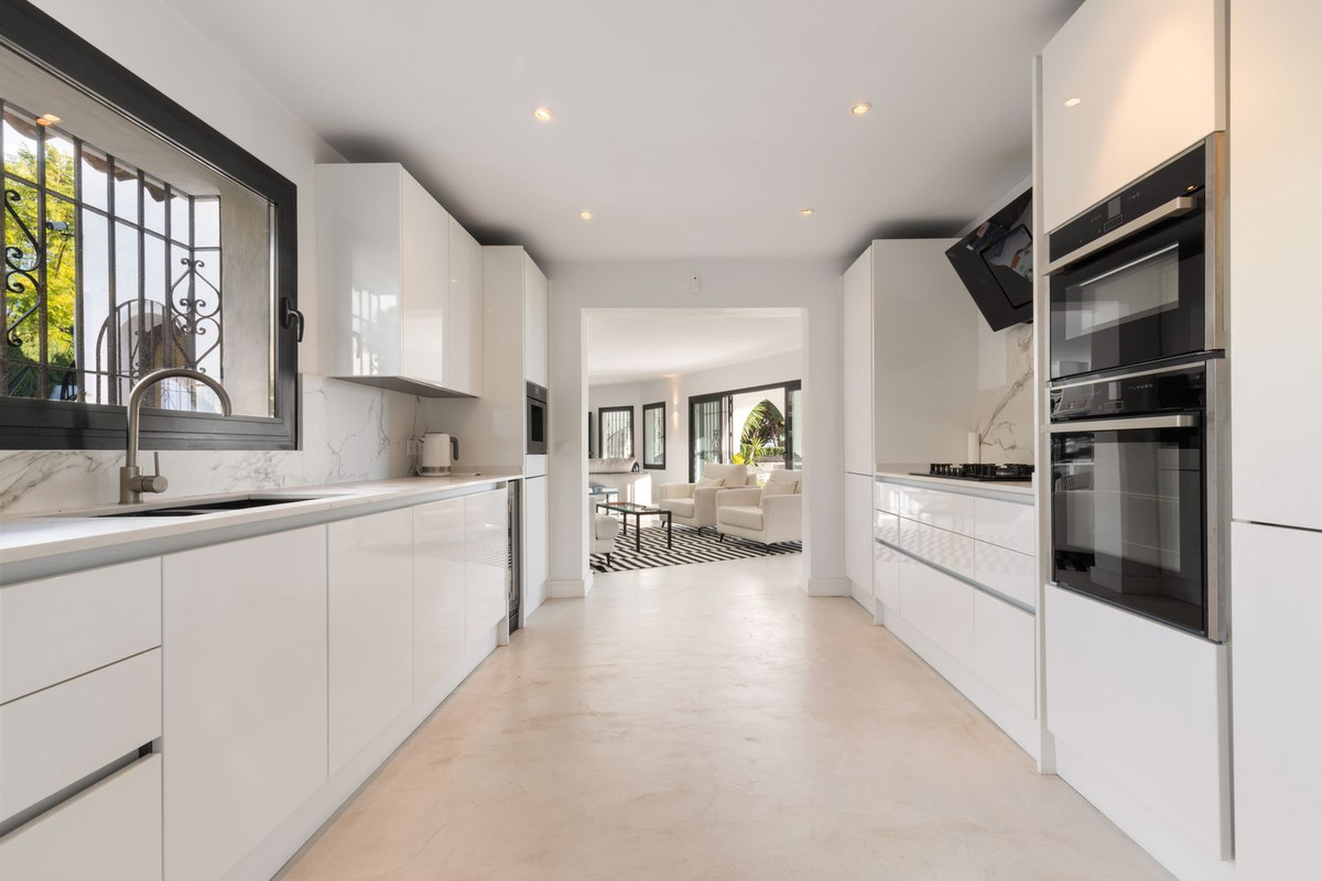 3d77018ca46a53c1983a087930e4f56d - 28