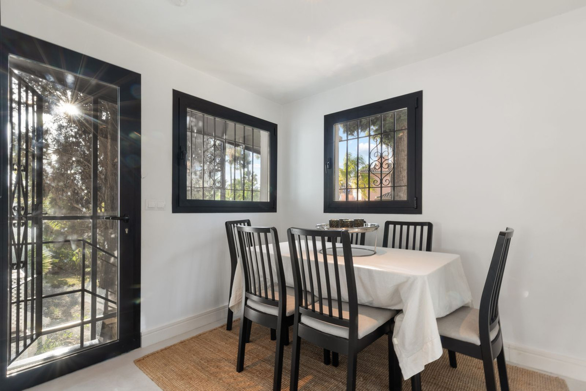 3d77018ca46a53c1983a087930e4f56d - 33