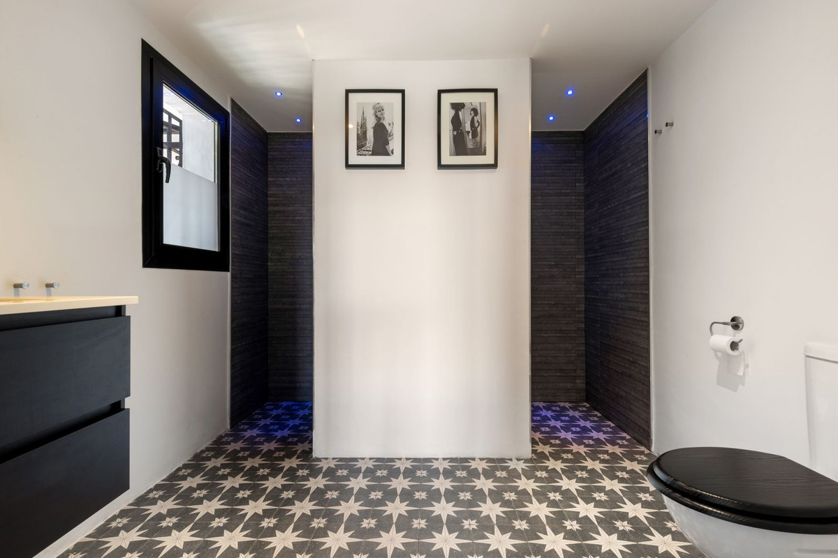 3d77018ca46a53c1983a087930e4f56d - 40