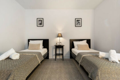 3d77018ca46a53c1983a087930e4f56d - 50