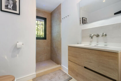 3d77018ca46a53c1983a087930e4f56d - 53