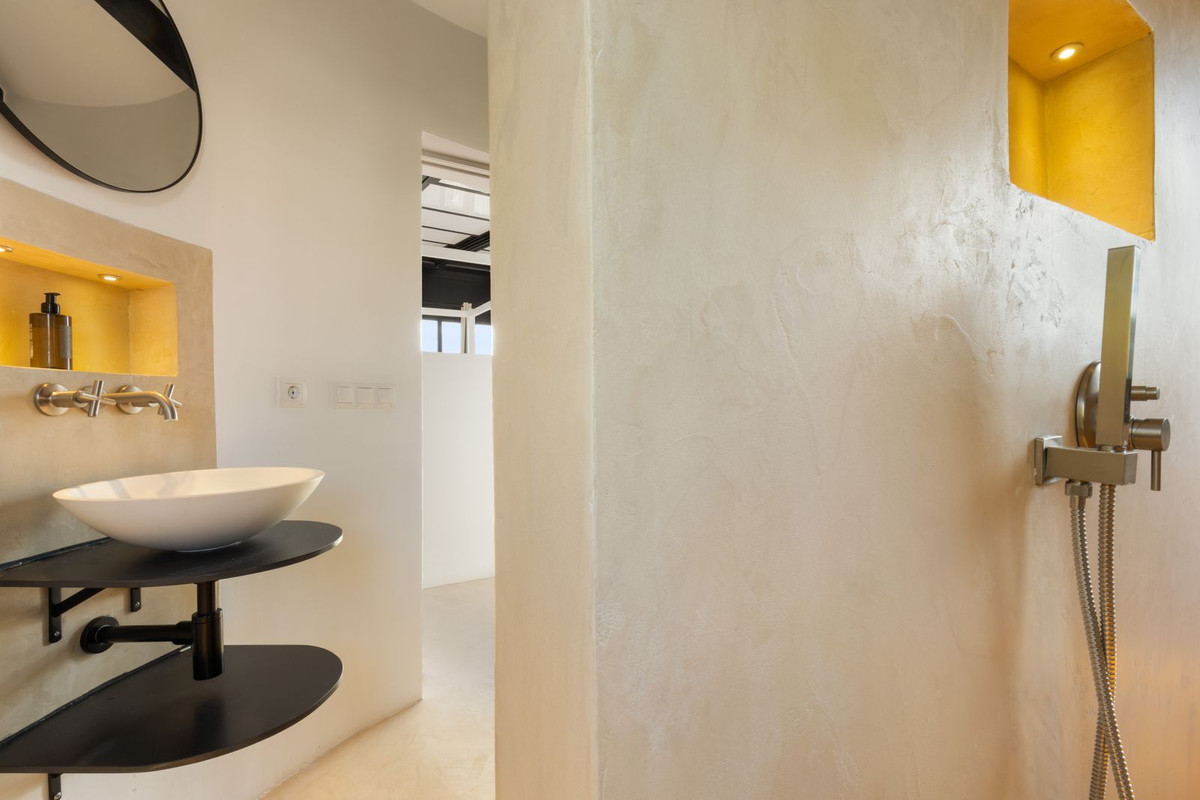 3d77018ca46a53c1983a087930e4f56d - 68