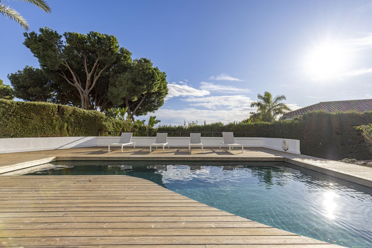 3d77018ca46a53c1983a087930e4f56d - 82