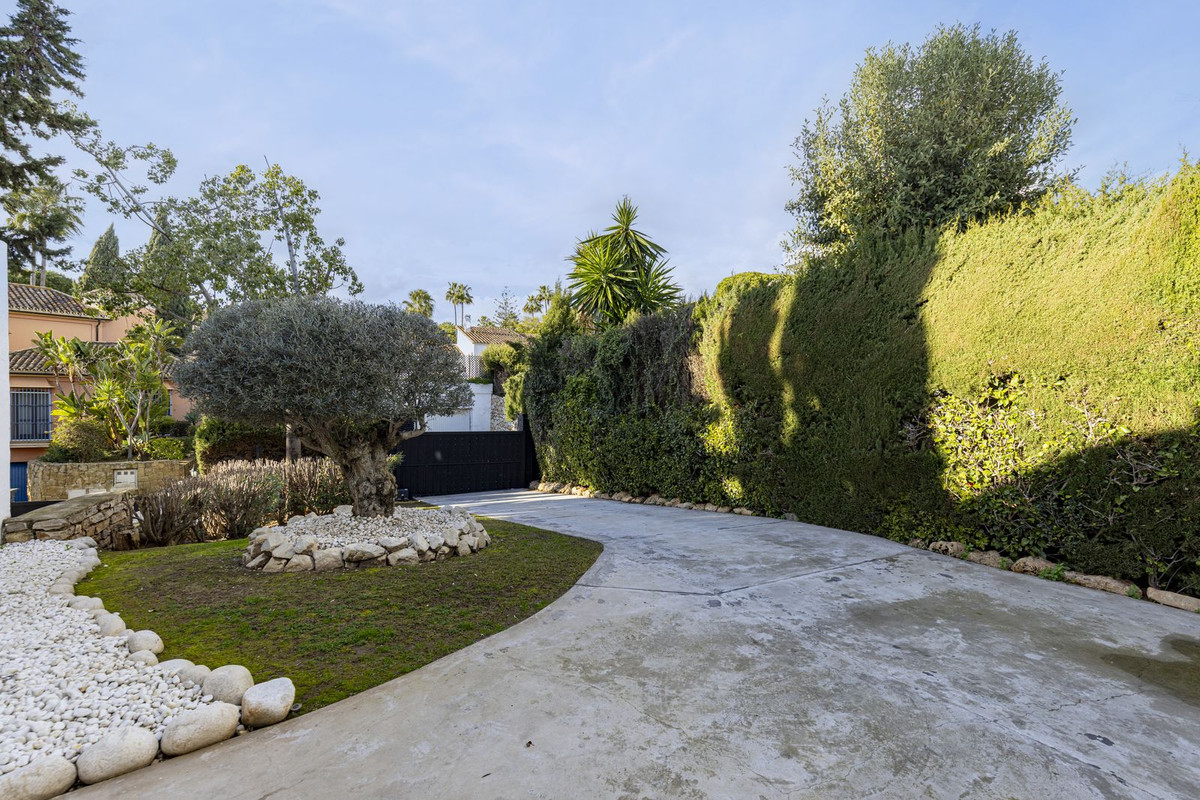 3d77018ca46a53c1983a087930e4f56d - 98