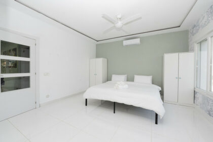 3e03b1a4c33ff477bbf69f92e430906e - 17