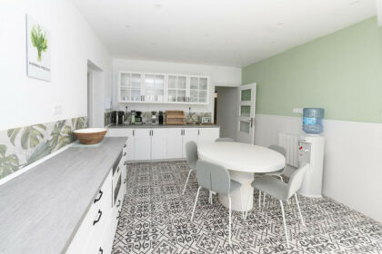 3e03b1a4c33ff477bbf69f92e430906e - 2