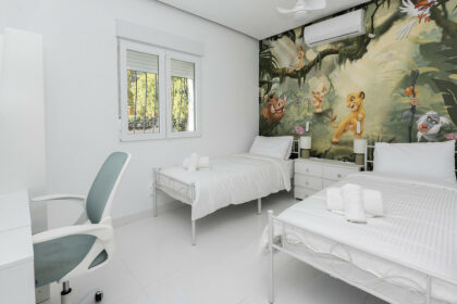 3e03b1a4c33ff477bbf69f92e430906e - 26