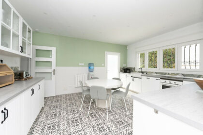 3e03b1a4c33ff477bbf69f92e430906e - 34