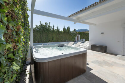 3e03b1a4c33ff477bbf69f92e430906e - 35