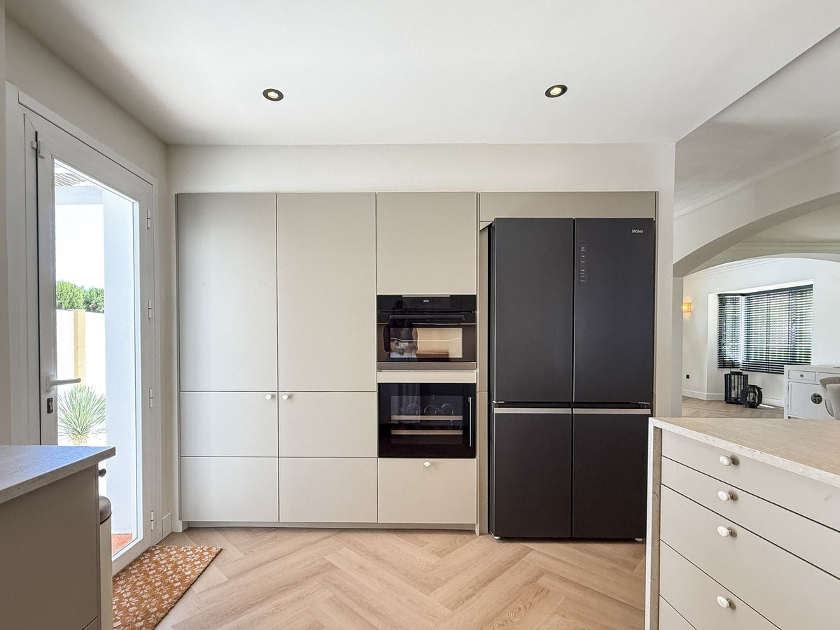 3e3667120324a245304c3b12483dafe3 - 24