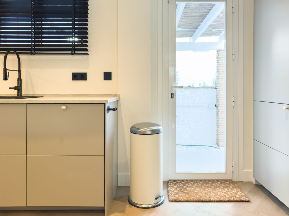 3e3667120324a245304c3b12483dafe3 - 27