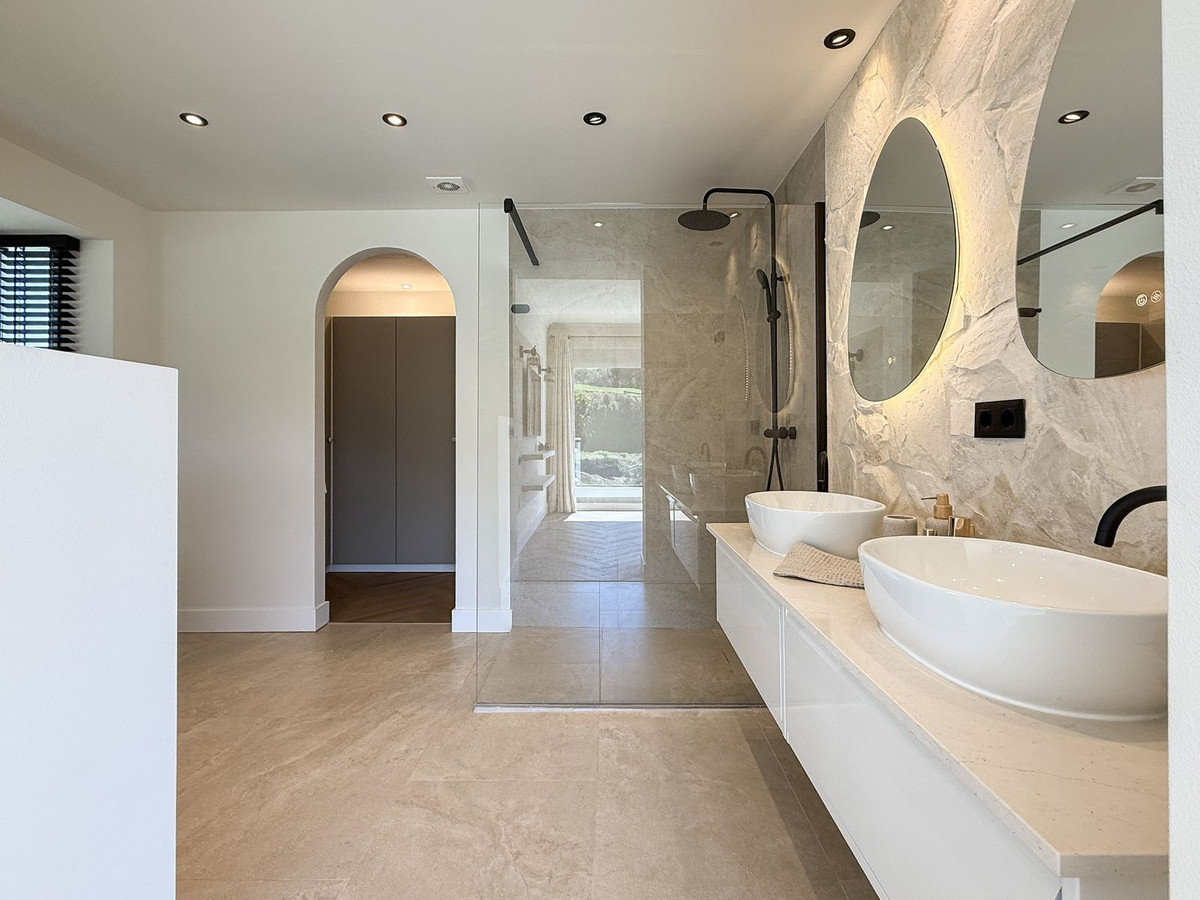 3e3667120324a245304c3b12483dafe3 - 36