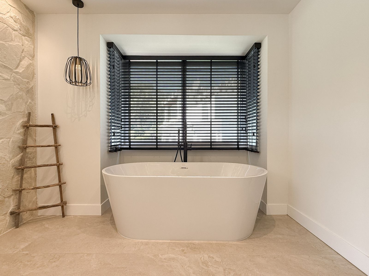 3e3667120324a245304c3b12483dafe3 - 38