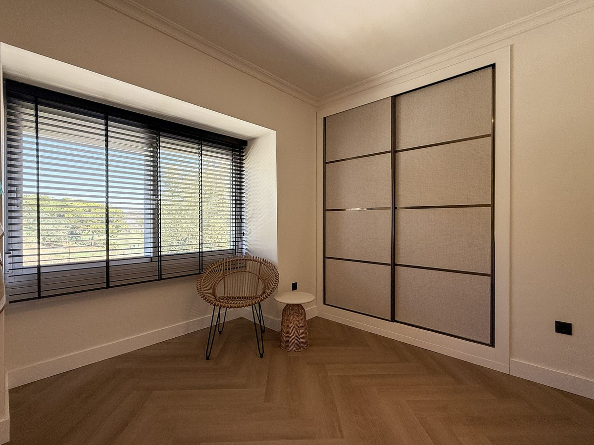 3e3667120324a245304c3b12483dafe3 - 41