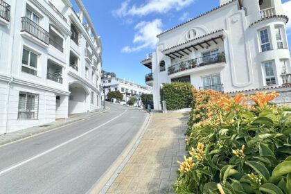 3e88c3ec18fa8fd982d4717f646811bd - 1