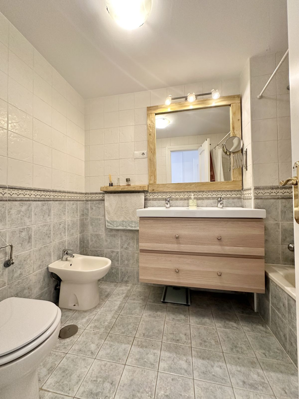 3e88c3ec18fa8fd982d4717f646811bd - 12