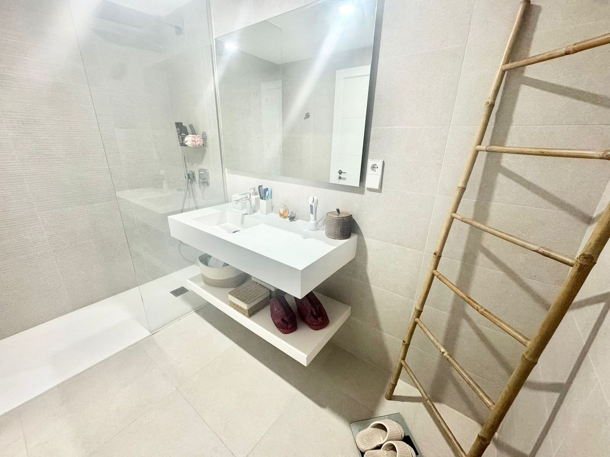 4007714d0fe01f2a6662214096a3b5dd - 10