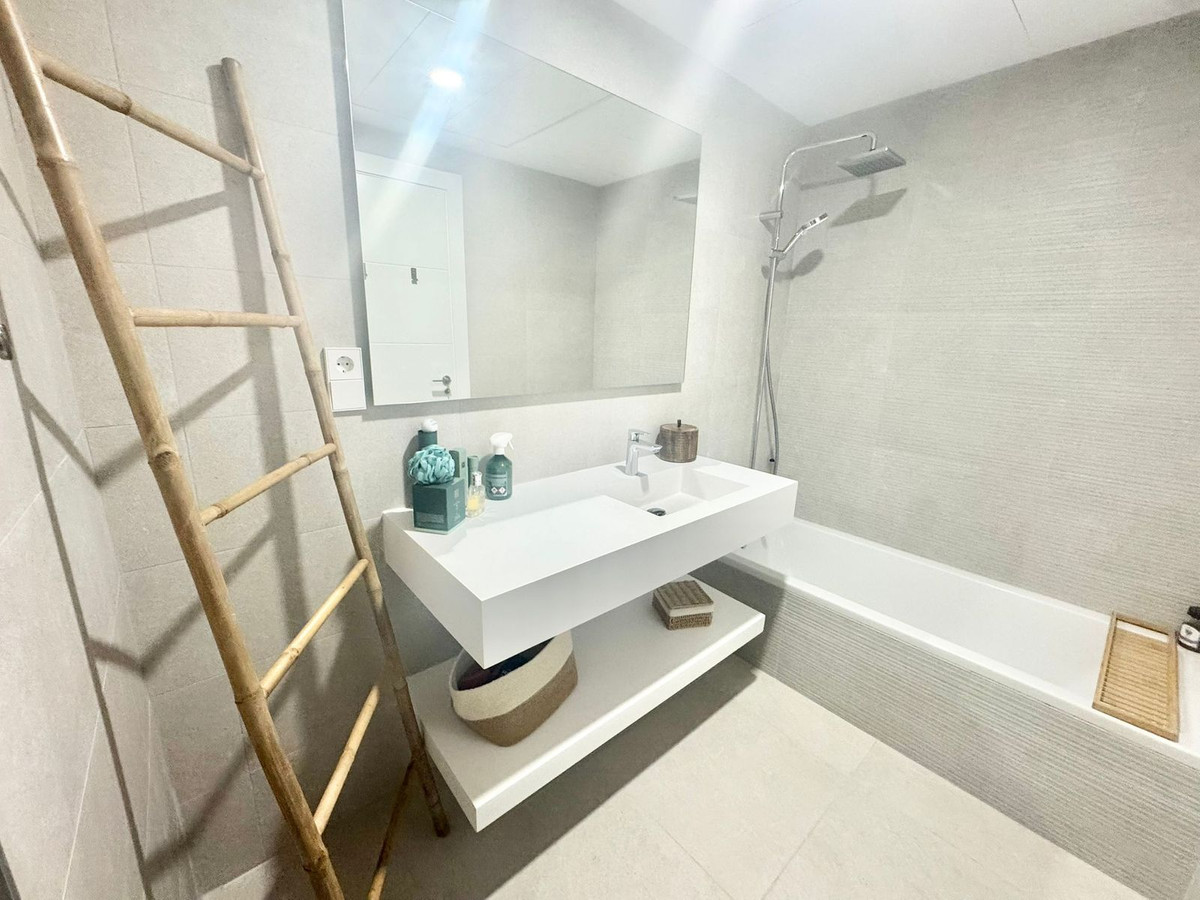 4007714d0fe01f2a6662214096a3b5dd - 8