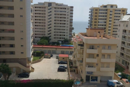 400e91f8722fb6810e8765fd240dc2bb - 1