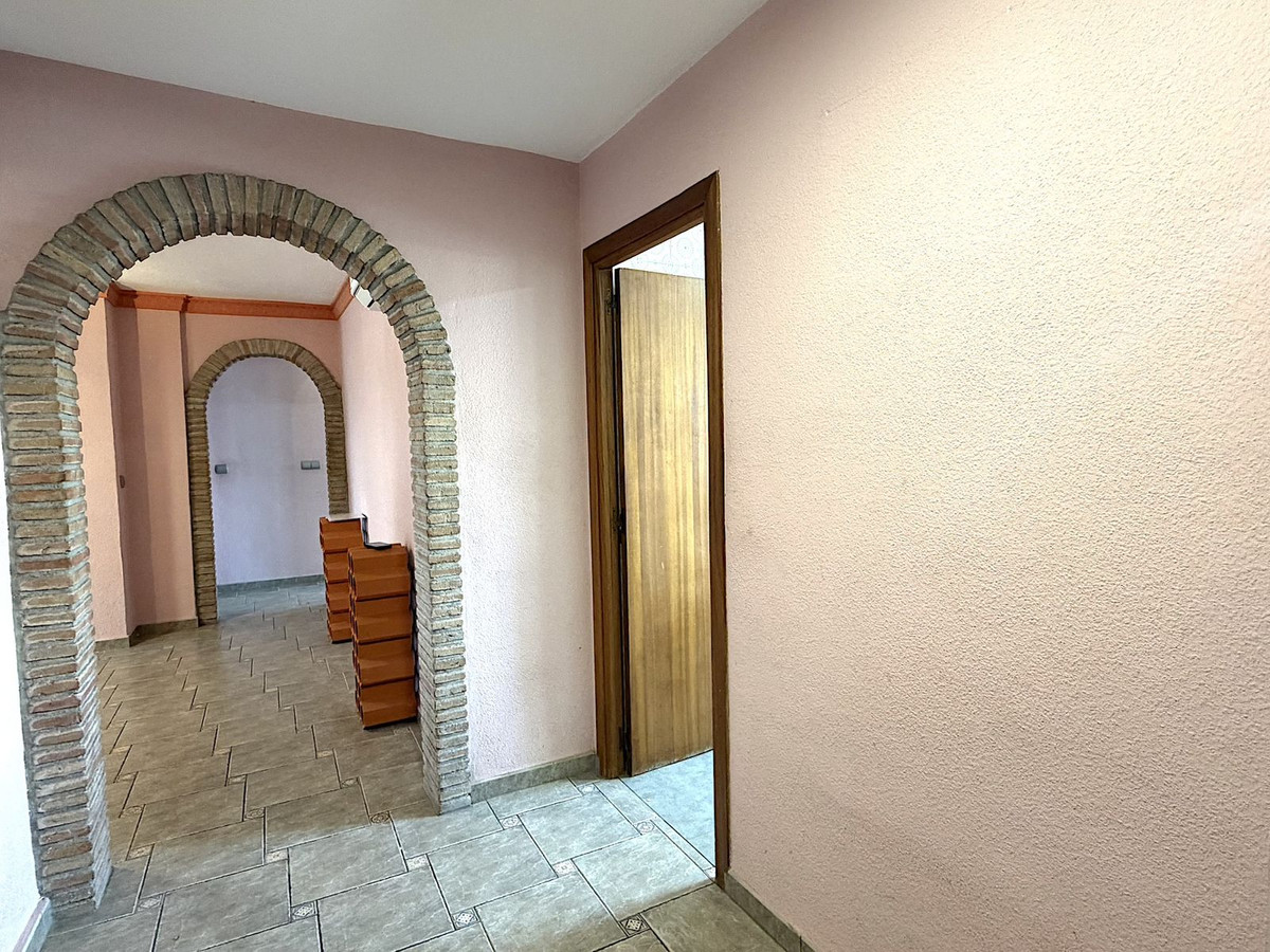 40a72fe48f85bac42993e9c90060aeb6 - 12