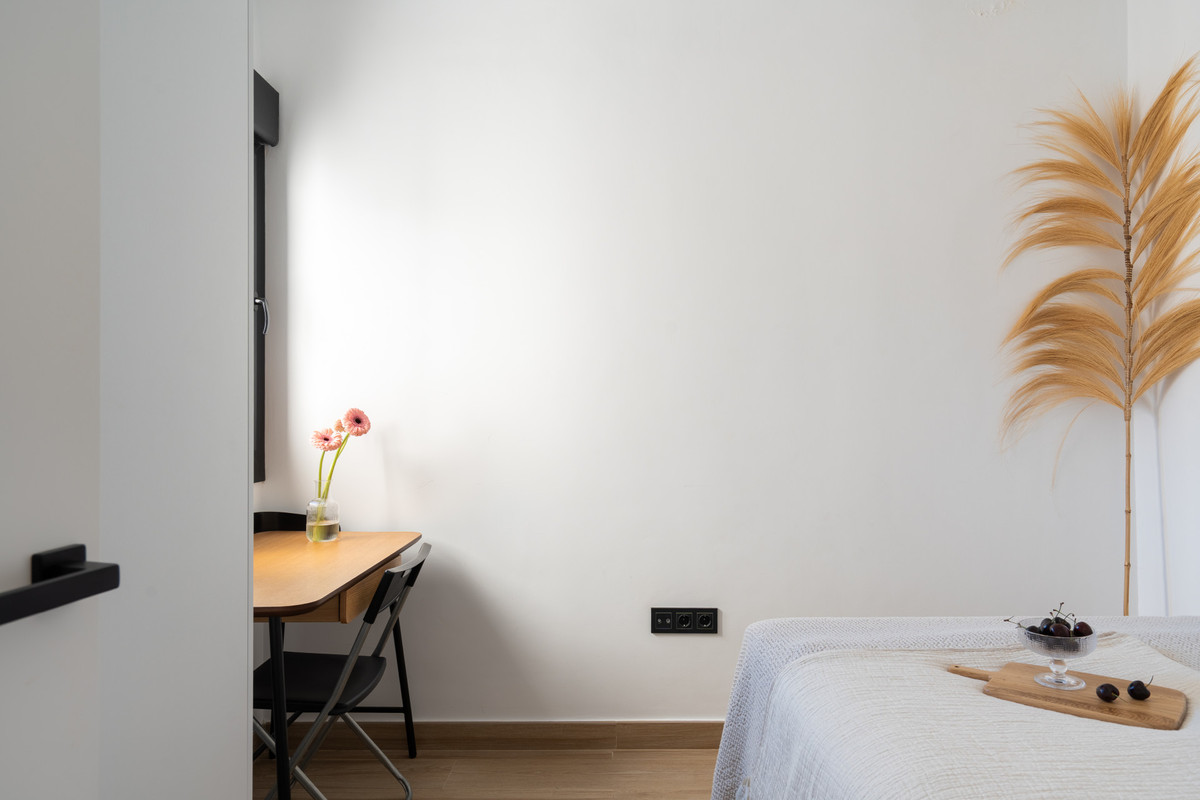 40c29409aa22a9c6de4f4e9341b8af1a - 16