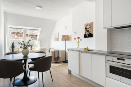 40c29409aa22a9c6de4f4e9341b8af1a - 7