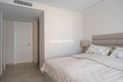 42508dfbaa6e4cb64b3af66213d4f425 - 24