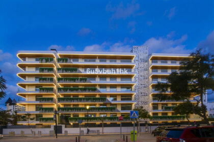 42508dfbaa6e4cb64b3af66213d4f425 - 46