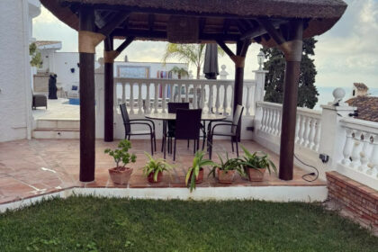 43ebc59ec2809e7338d1f7df23eddb9f - 18