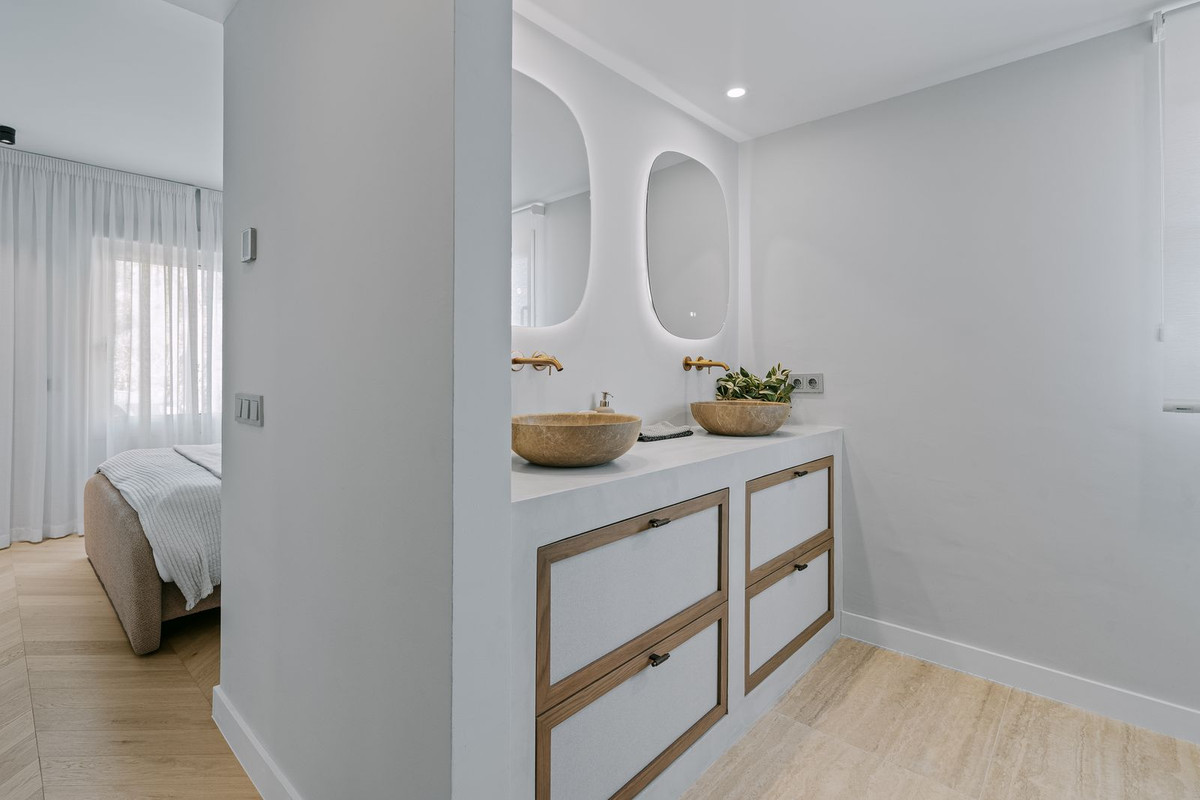 44ac307c3b8489b44a9eb623597b24ec - 17