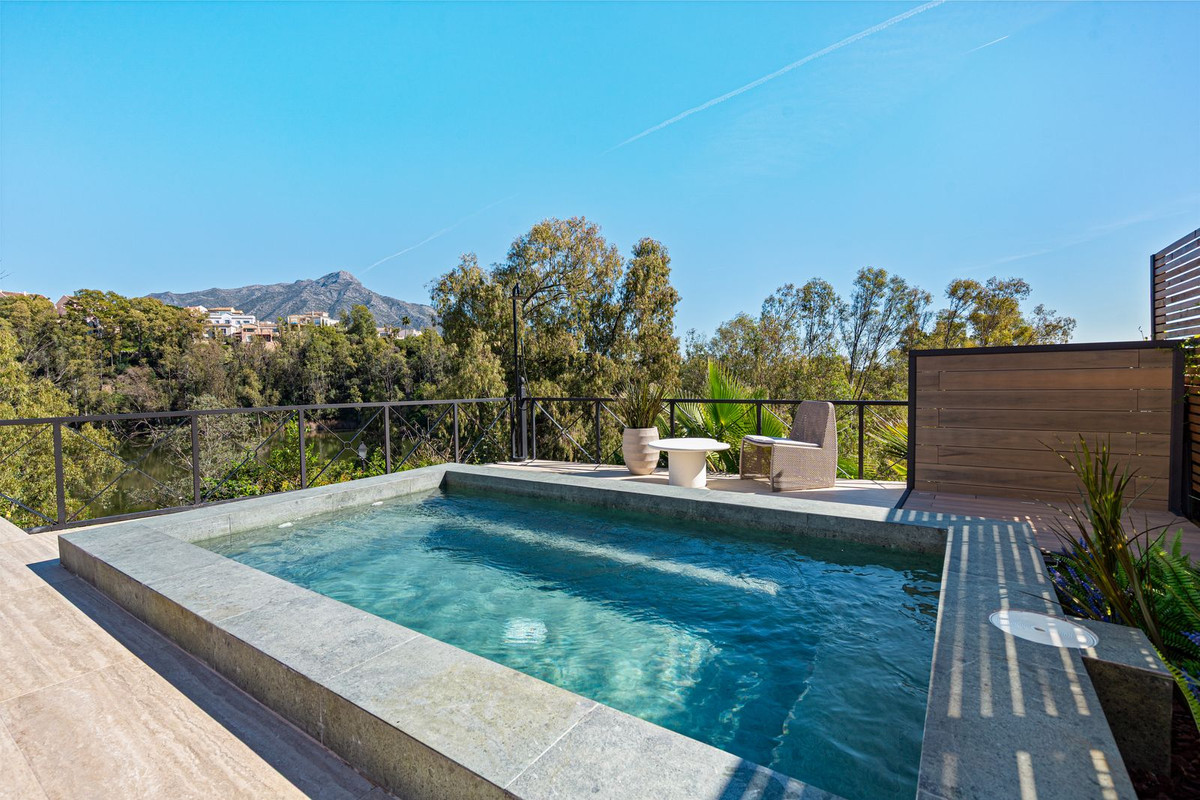 44ac307c3b8489b44a9eb623597b24ec - 24