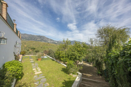 495977564ac3dfe43e5c4ba7ec4c70de - 100