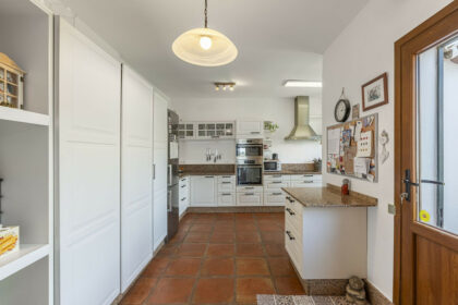 495977564ac3dfe43e5c4ba7ec4c70de - 21