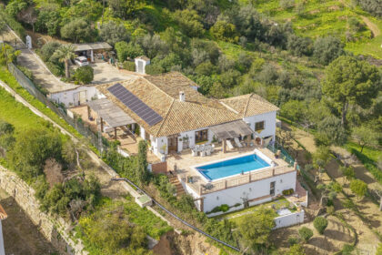 495977564ac3dfe43e5c4ba7ec4c70de - 86