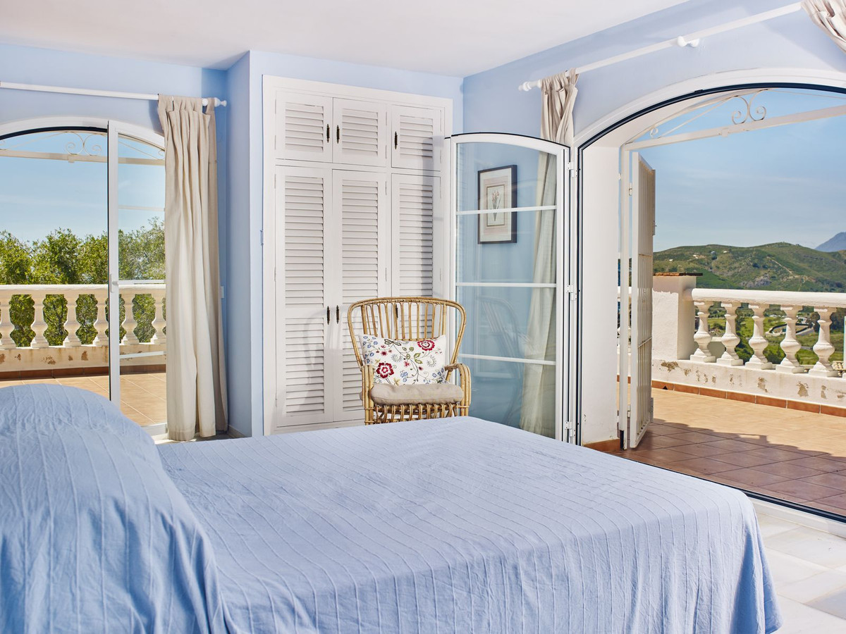 4abd3bd593e14dba48becb9956e51e24 - 10