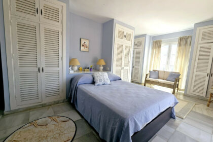 4abd3bd593e14dba48becb9956e51e24 - 11