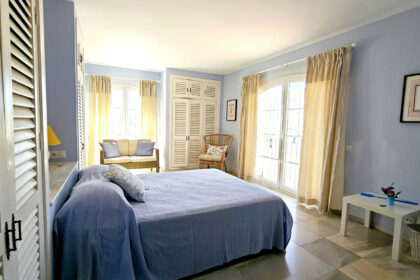 4abd3bd593e14dba48becb9956e51e24 - 12