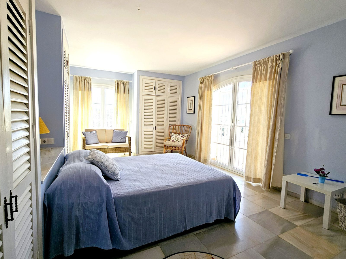 4abd3bd593e14dba48becb9956e51e24 - 12