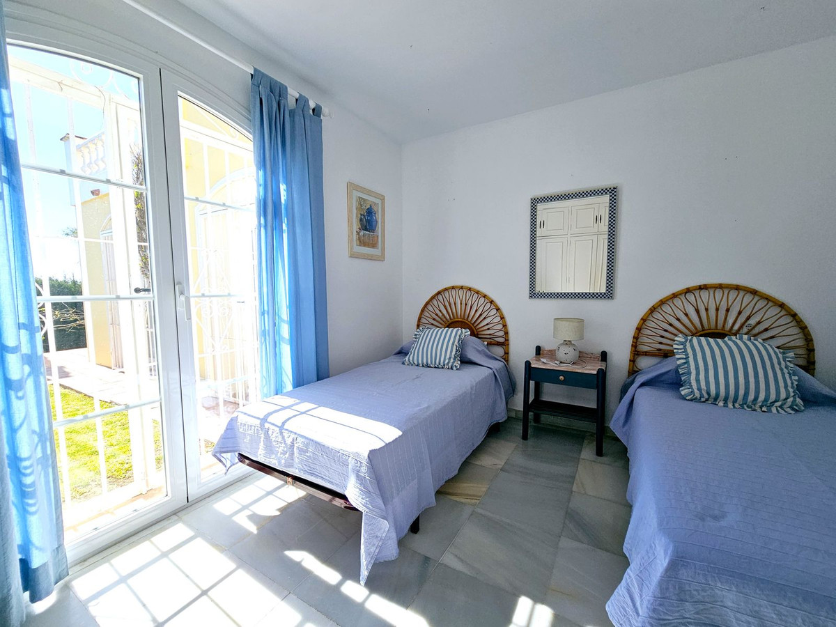 4abd3bd593e14dba48becb9956e51e24 - 15