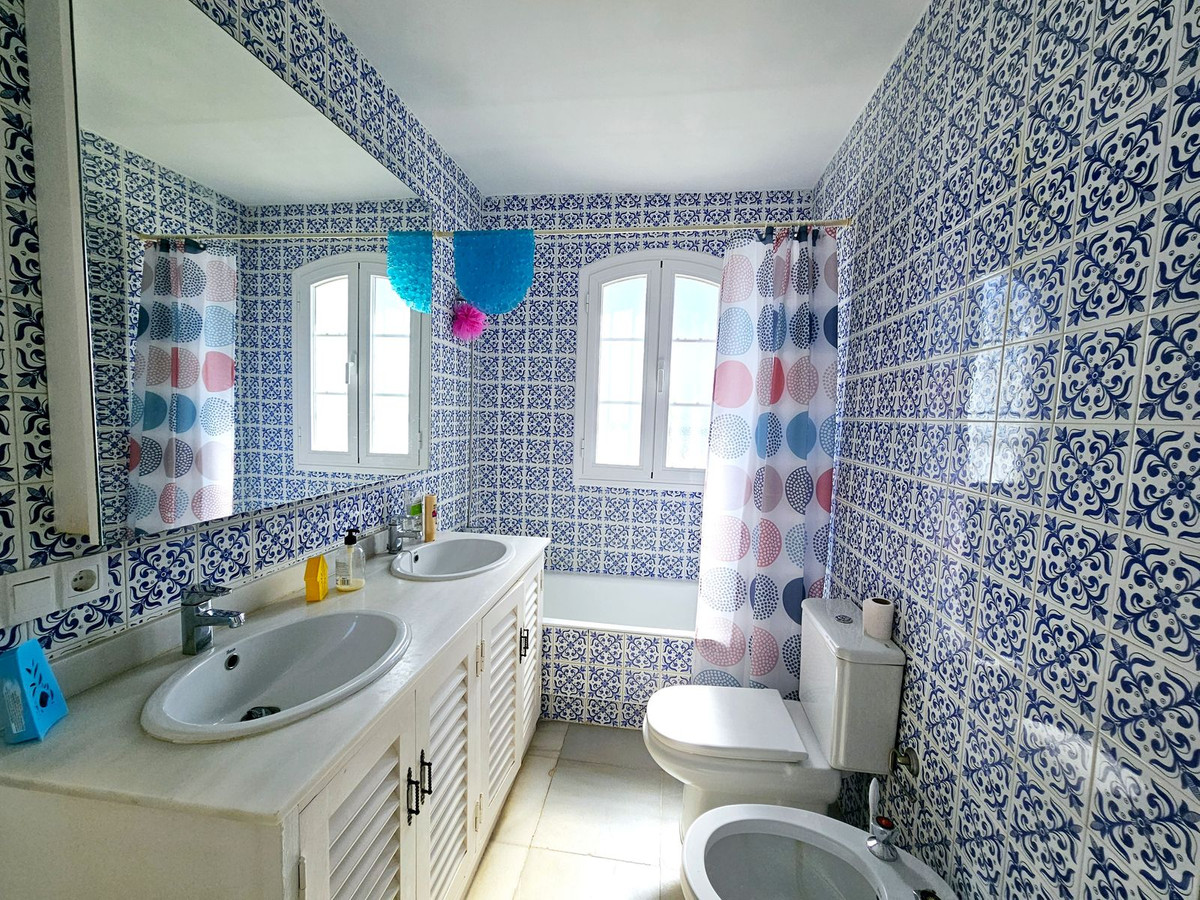 4abd3bd593e14dba48becb9956e51e24 - 16