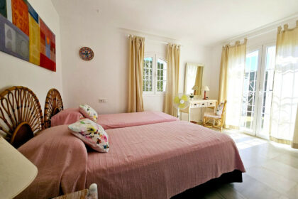 4abd3bd593e14dba48becb9956e51e24 - 17