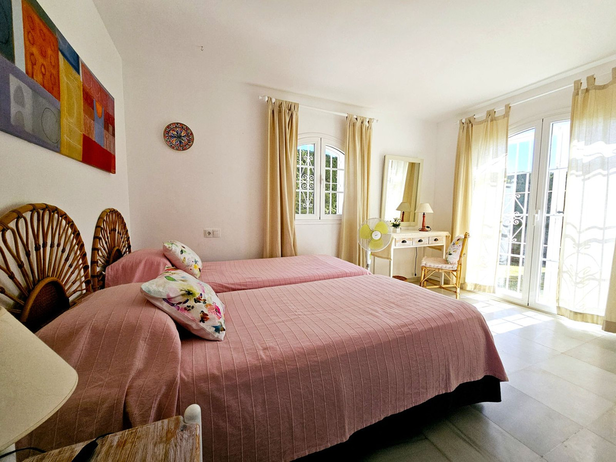 4abd3bd593e14dba48becb9956e51e24 - 17