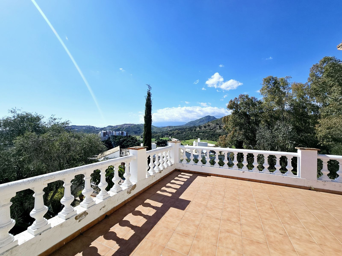 4abd3bd593e14dba48becb9956e51e24 - 19