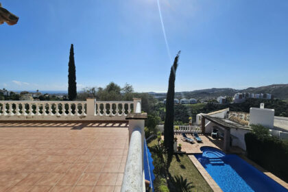 4abd3bd593e14dba48becb9956e51e24 - 21