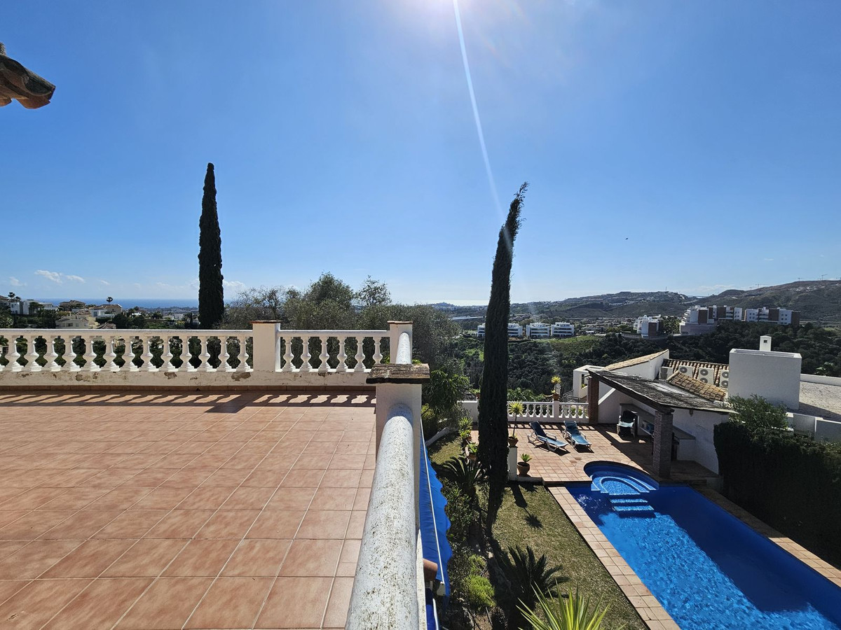 4abd3bd593e14dba48becb9956e51e24 - 21