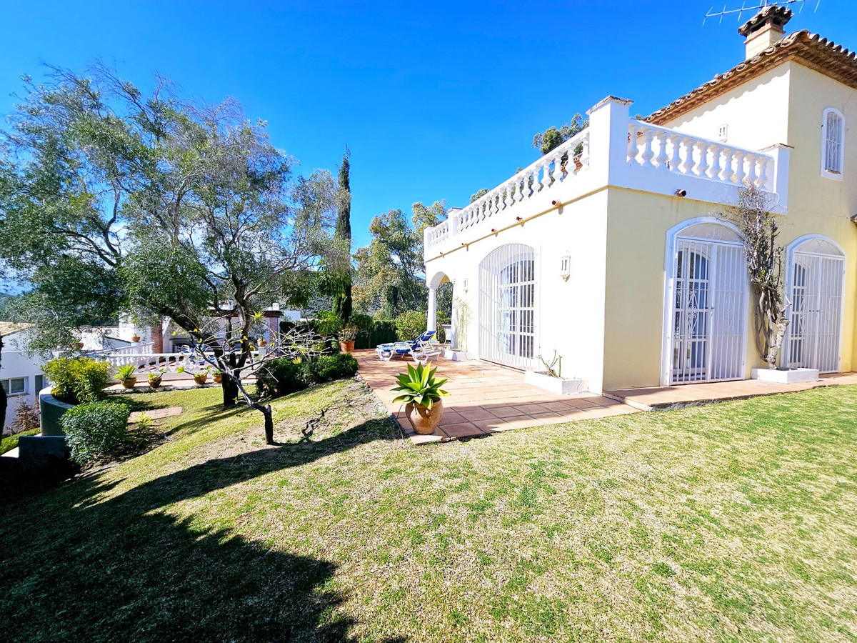 4abd3bd593e14dba48becb9956e51e24 - 24