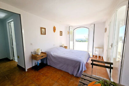 4abd3bd593e14dba48becb9956e51e24 - 28