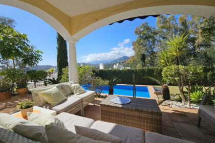 4abd3bd593e14dba48becb9956e51e24 - 4